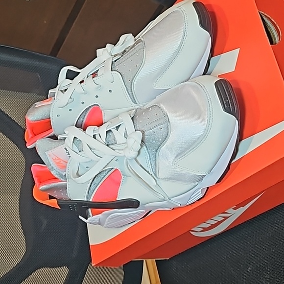 Nike Air Huarache Men Size 12 US INFRARED - Picture 3 of 6